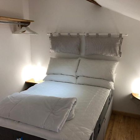 The Walnut Tree Chambre D'Hotes Le Dorat Экстерьер фото