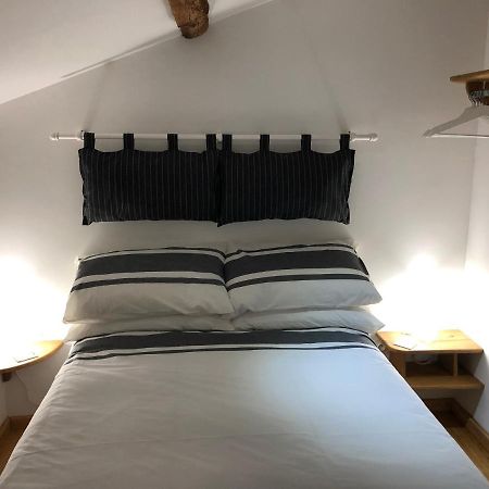 The Walnut Tree Chambre D'Hotes Le Dorat Экстерьер фото