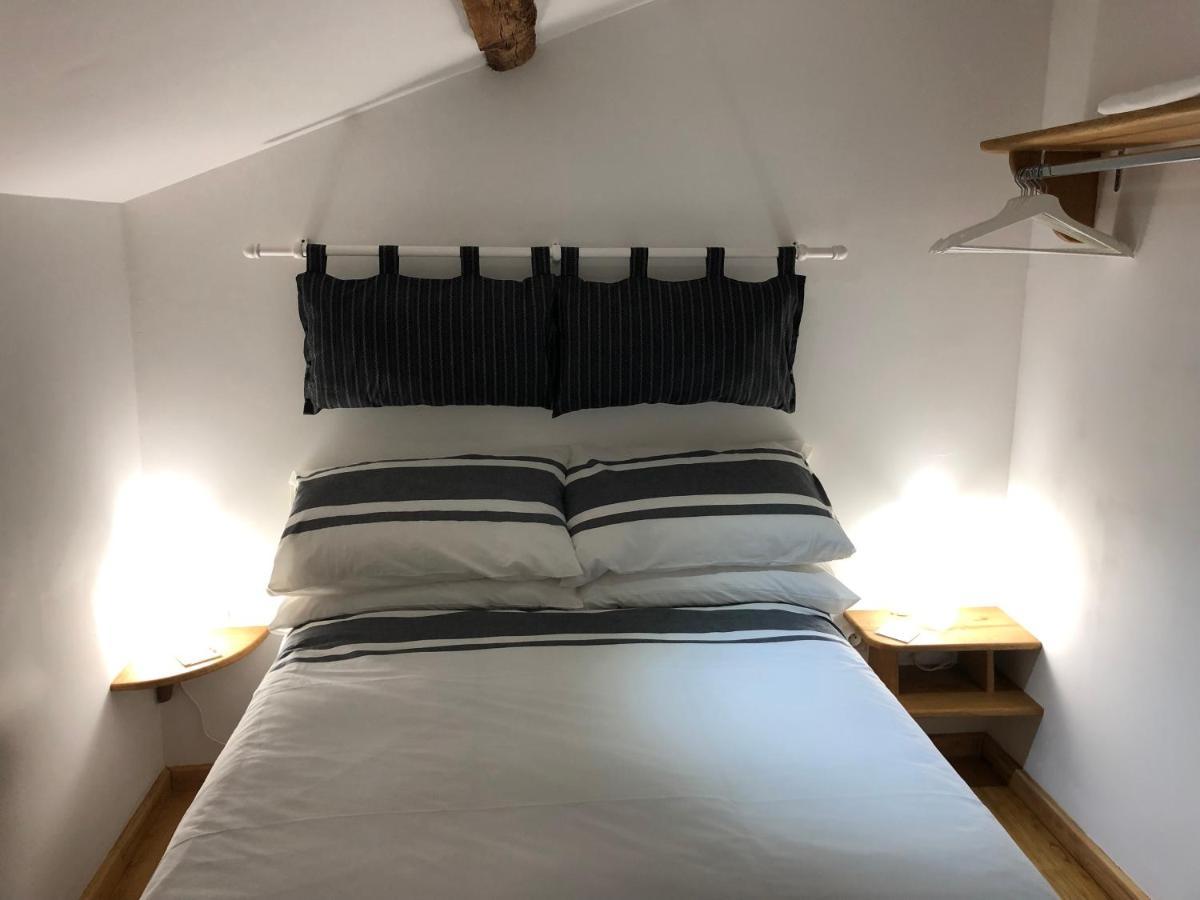 The Walnut Tree Chambre D'Hotes Le Dorat Экстерьер фото